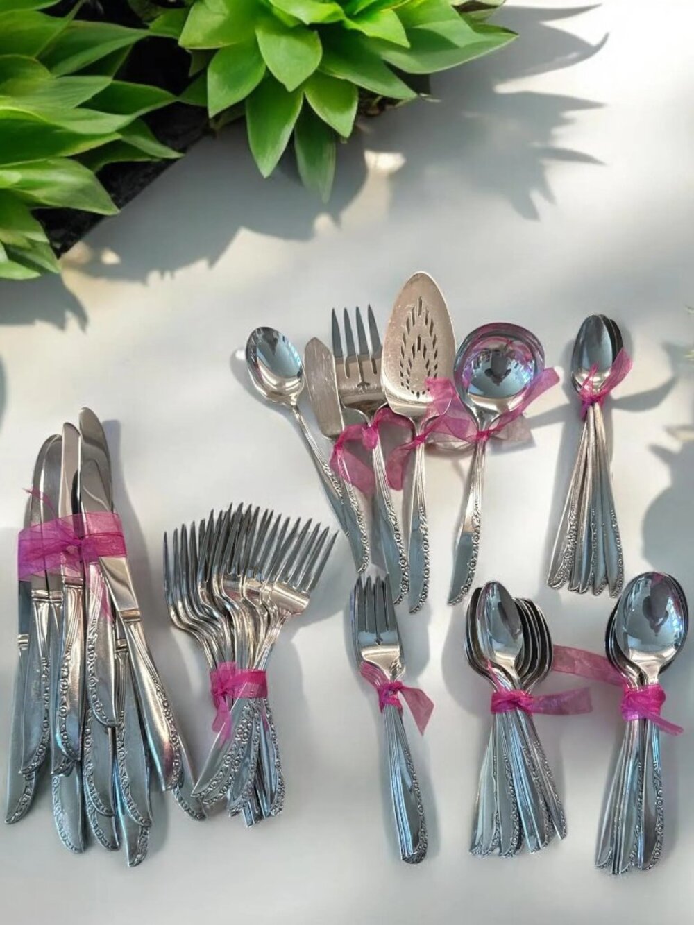 Vintage Brittany Rose (Silverplate, 1948) Wm Rogers by Oneida Silverplate 70 pc